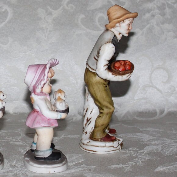 Vintage Bisque Figurine Girl With Kittens - Picture 9 of 12